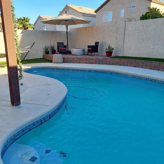 New Beautifully Remodeled In Vegas Casa de férias *
