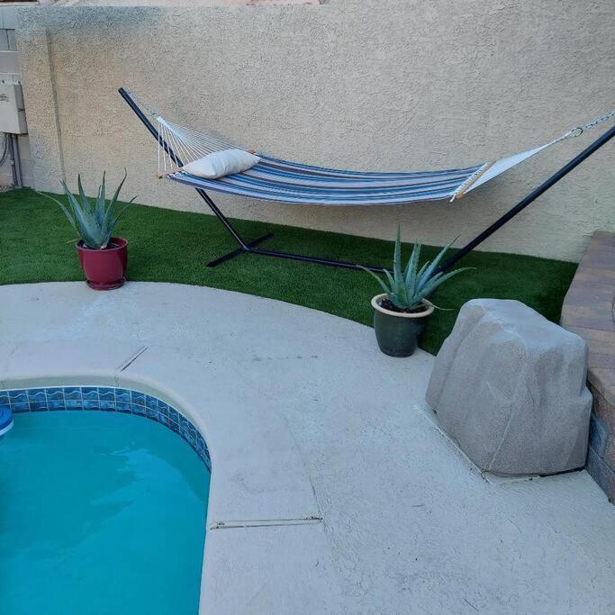New Beautifully Remodeled In Vegas Casa de férias Las Vegas
